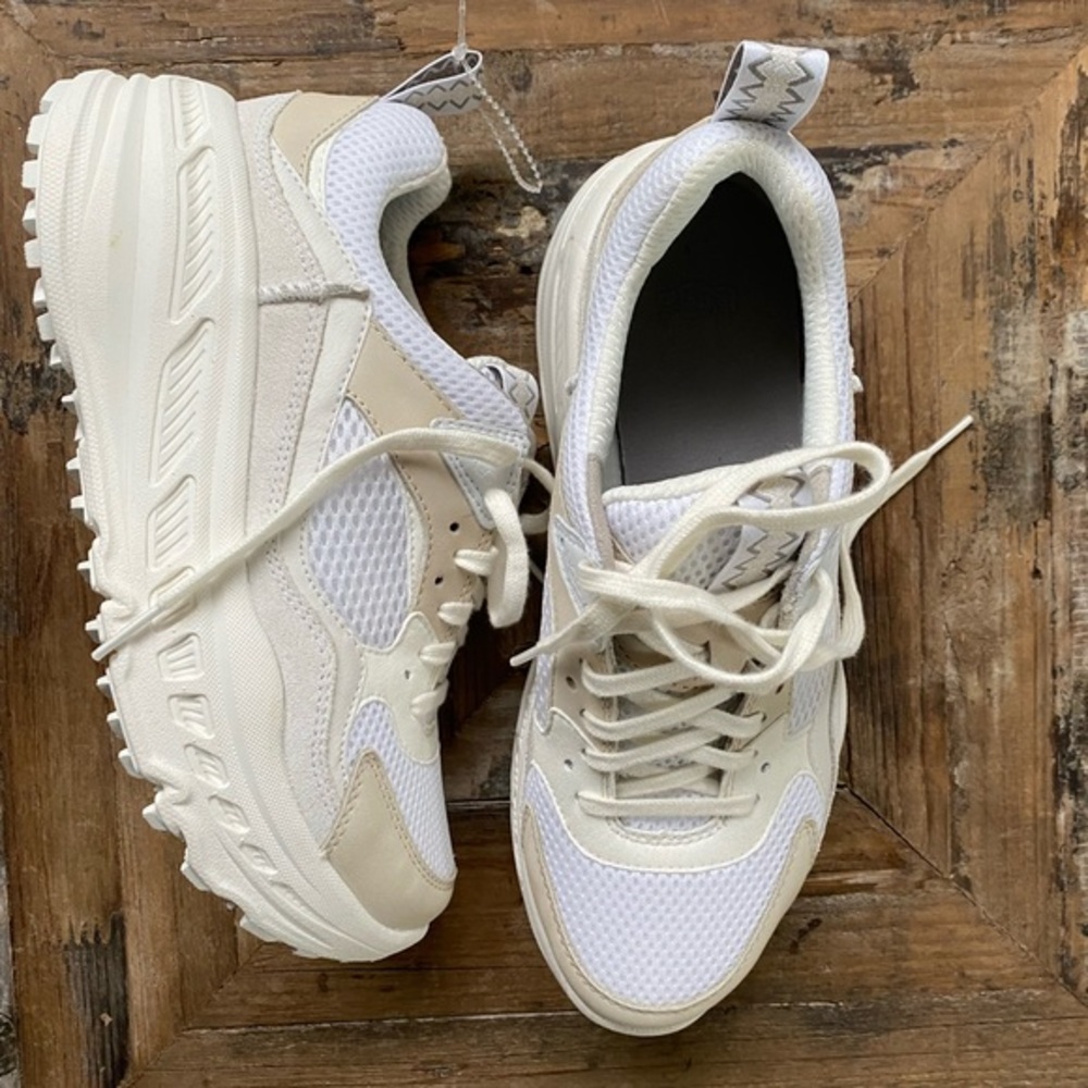 Ugg Cream platform sneakers